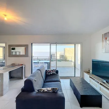 T3 Dans Neuve Avec Piscine